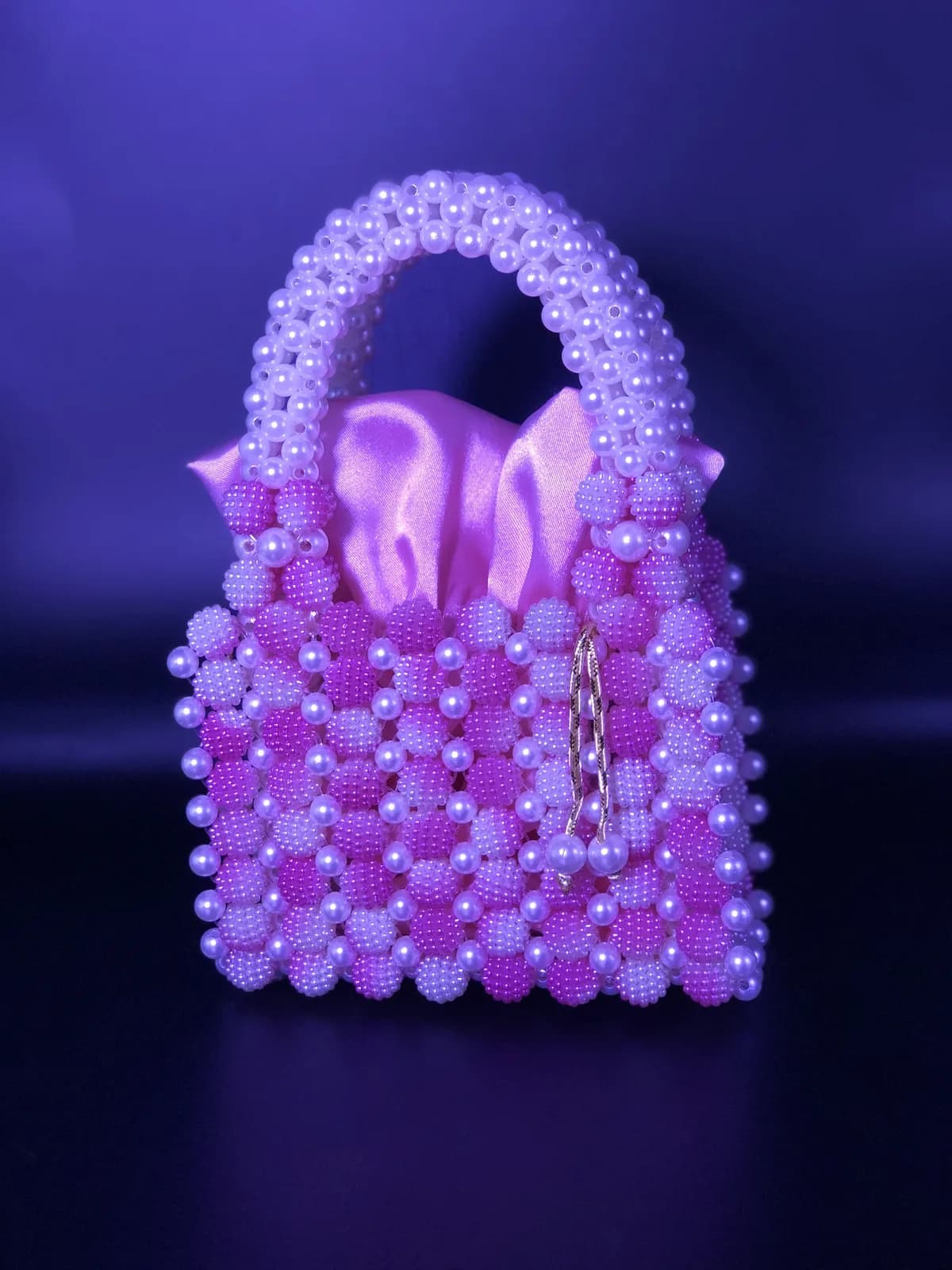 ÌTÙNÚ: Blush and pearl bucket, hand-strung in Blush + Pearl